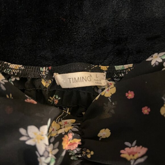 Timing Black Floral Smocked Peplum Top Size L - Picture 5 of 11